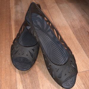 🥀 CROC Black Peep Hole Shoes